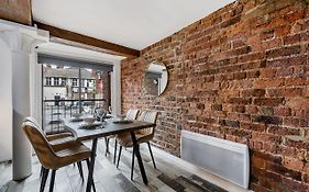 Host & Stay - Mathew Street Studio